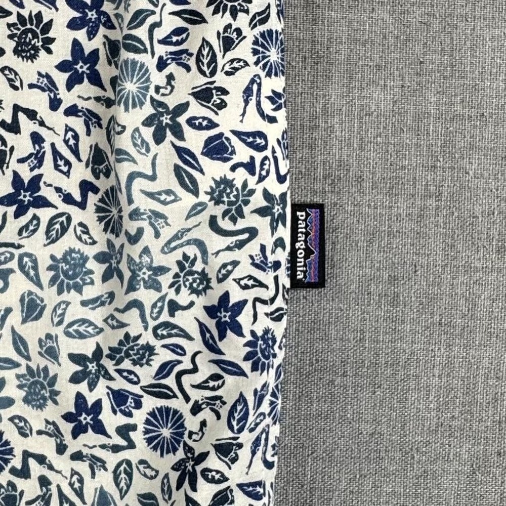 Patagonia Shirt Mens XL Blue Floral Organic Cotton Short Sleeve Button Up Casual - Picture 2 of 9